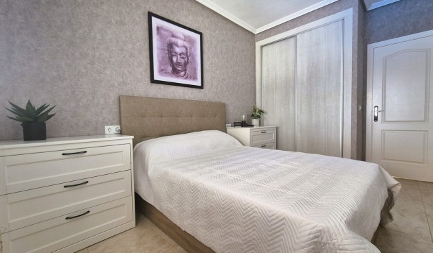 Återförsäljning - Semi Detached -
Villamartin - Costa Blanca