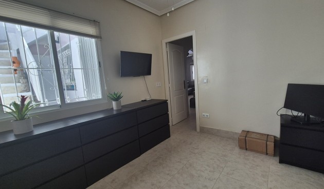Återförsäljning - Semi Detached -
San Miguel de Salinas - Inland