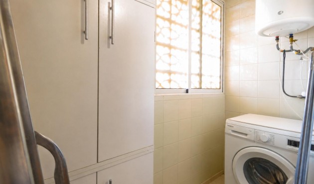 Återförsäljning - Apartment -
Torrevieja - Acequion