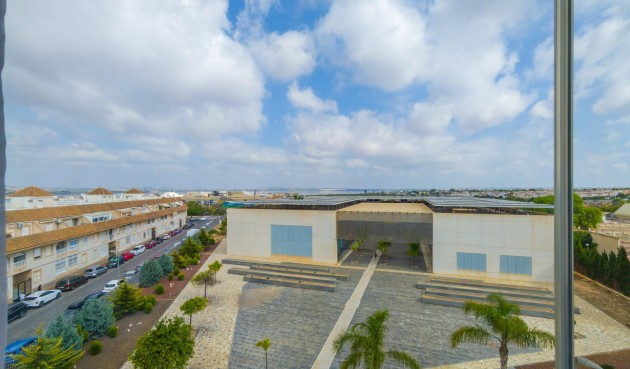 Återförsäljning - Apartment -
Torrevieja - Acequion
