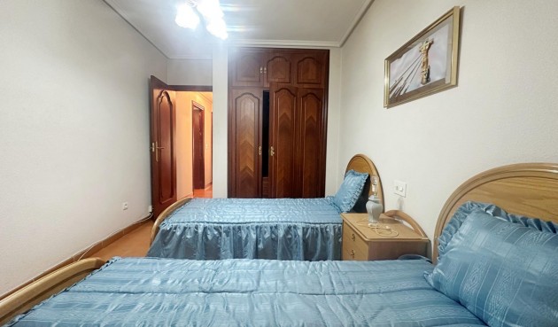 Resale - Apartment -
Torrevieja - Centro