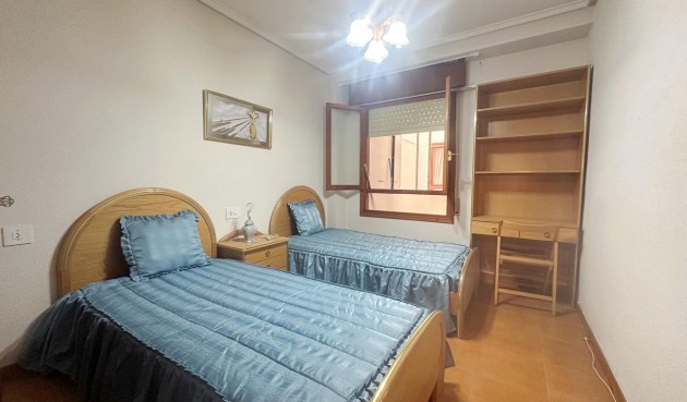 Resale - Apartment -
Torrevieja - Centro