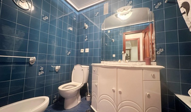 Resale - Apartment -
Torrevieja - Centro