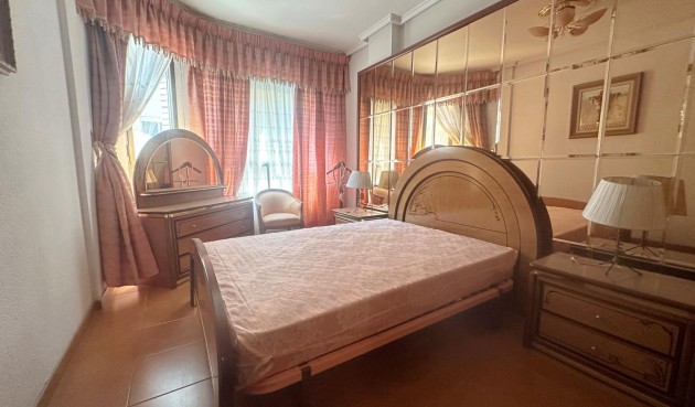 Resale - Apartment -
Torrevieja - Centro