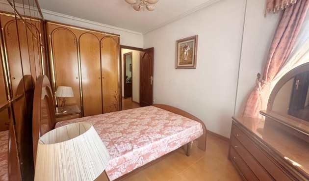 Resale - Apartment -
Torrevieja - Centro