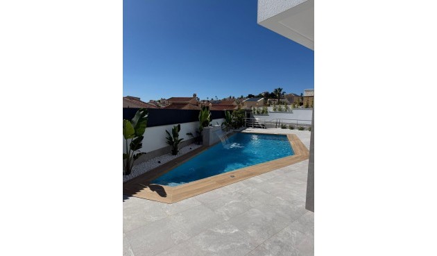 Återförsäljning - Villa -
Ciudad Quesada - La Marquesa