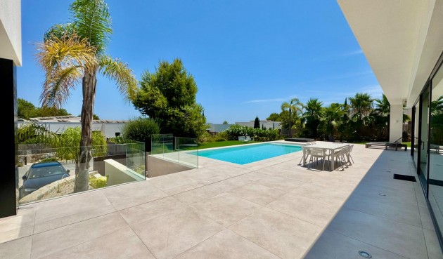 Återförsäljning - Villa -
Orihuela - Las Colinas Golf