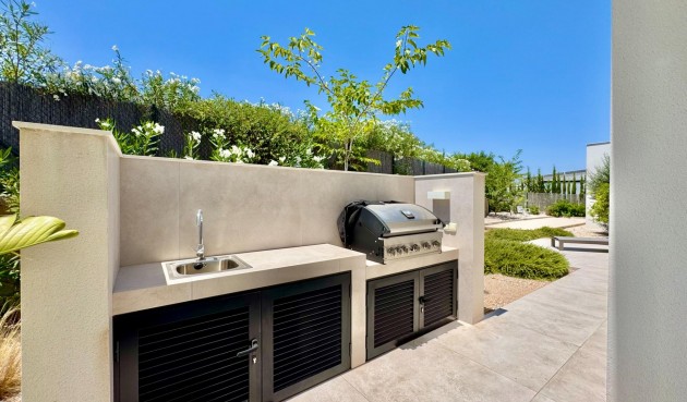 Återförsäljning - Villa -
Orihuela - Las Colinas Golf