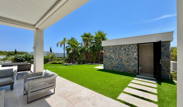 Återförsäljning - Villa -
Orihuela - Las Colinas Golf