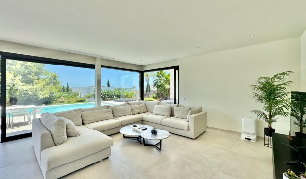 Återförsäljning - Villa -
Orihuela - Las Colinas Golf