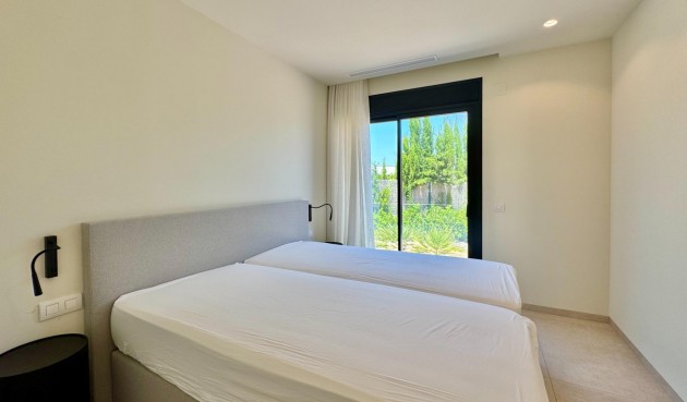 Återförsäljning - Villa -
Orihuela - Las Colinas Golf