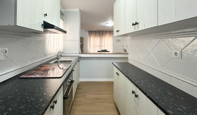 Återförsäljning - Duplex -
San Miguel de Salinas - Las Filipinas