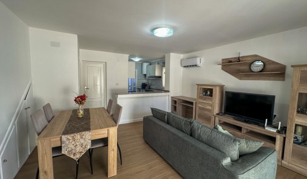 Återförsäljning - Duplex -
San Miguel de Salinas - Las Filipinas