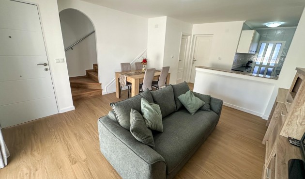 Återförsäljning - Duplex -
San Miguel de Salinas - Las Filipinas