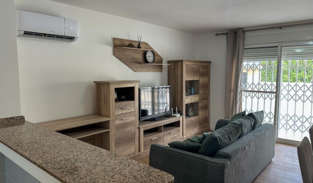 Återförsäljning - Duplex -
San Miguel de Salinas - Las Filipinas