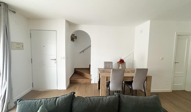 Återförsäljning - Duplex -
San Miguel de Salinas - Las Filipinas