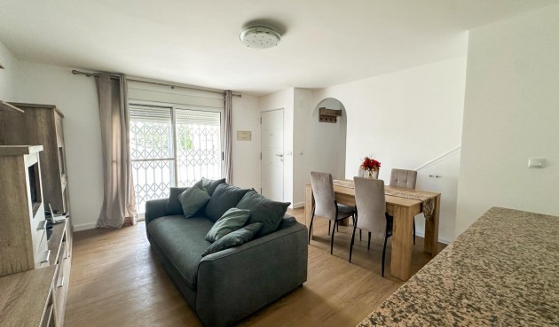 Återförsäljning - Duplex -
San Miguel de Salinas - Las Filipinas