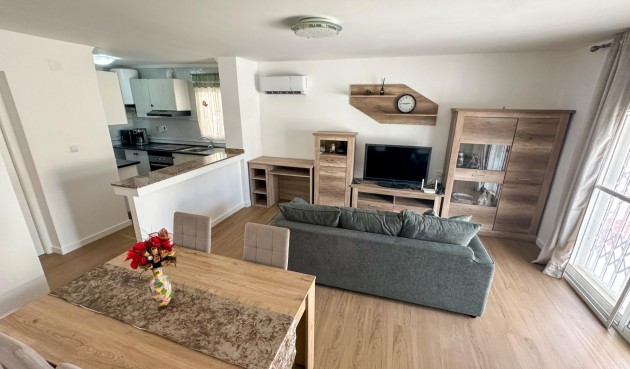 Återförsäljning - Duplex -
San Miguel de Salinas - Las Filipinas
