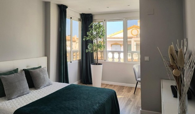 Reventa - Town House -
Orihuela Costa - Los Balcones