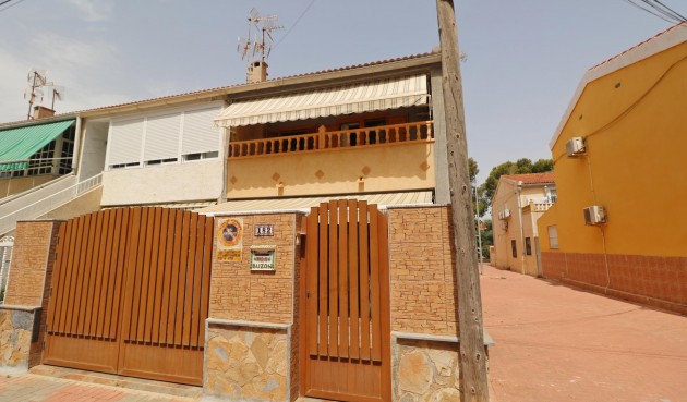 Återförsäljning - Town House -
Torrevieja - Playa De Los Naufragos