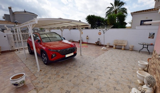 Återförsäljning - Villa -
Cabo Roig - Costa Blanca
