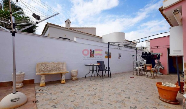 Återförsäljning - Villa -
Cabo Roig - Costa Blanca