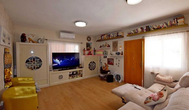 Återförsäljning - Villa -
Cabo Roig - Costa Blanca