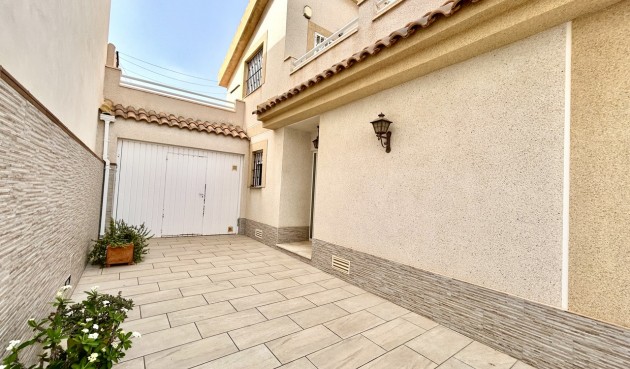 Återförsäljning - Town House -
Torre de la Horadada - Costa Blanca