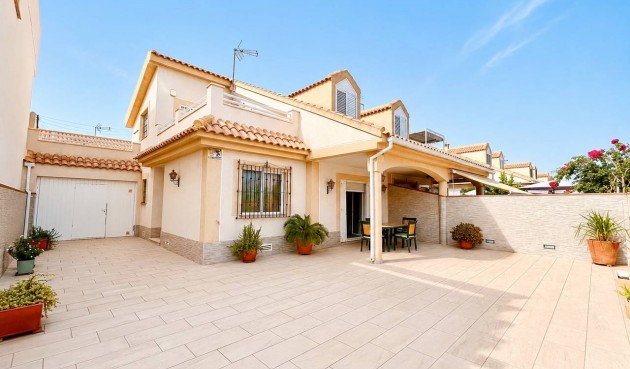 Återförsäljning - Town House -
Torre de la Horadada - Costa Blanca