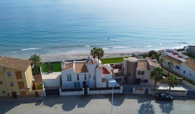 Återförsäljning - Villa -
La Manga del Mar Menor - Costa Calida