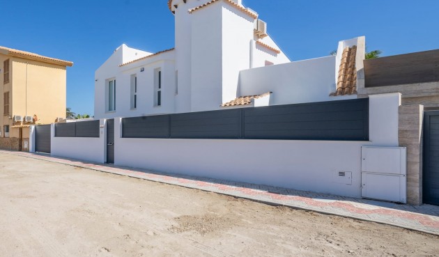 Återförsäljning - Villa -
La Manga del Mar Menor - Costa Calida