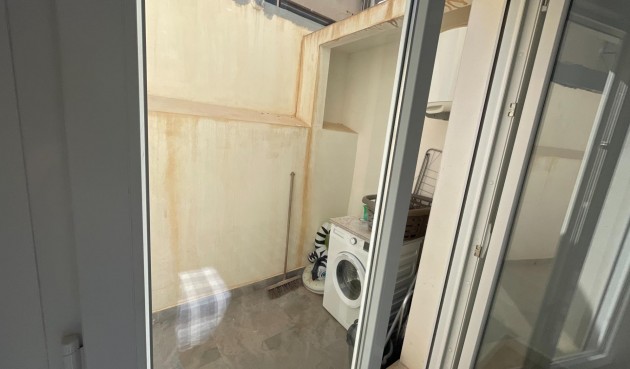 Resale - Bungalow -
Orihuela Costa - La Regia