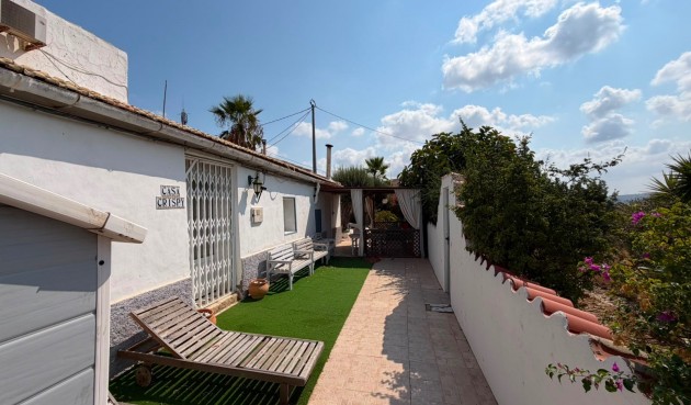 Återförsäljning - Villa -
Orihuela - Inland