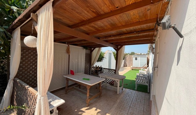 Återförsäljning - Villa -
Orihuela - Inland