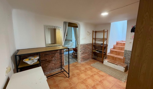 Återförsäljning - Villa -
Orihuela - Inland