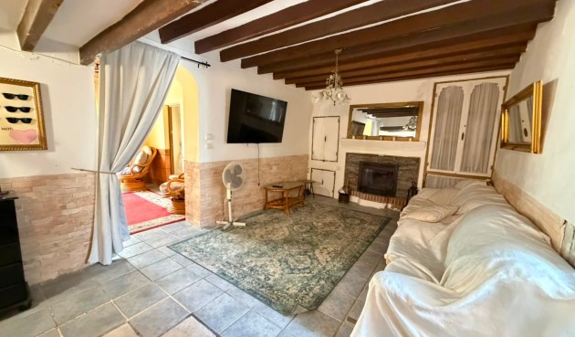 Återförsäljning - Villa -
Orihuela - Inland
