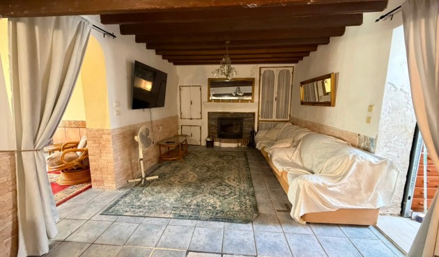 Återförsäljning - Villa -
Orihuela - Inland