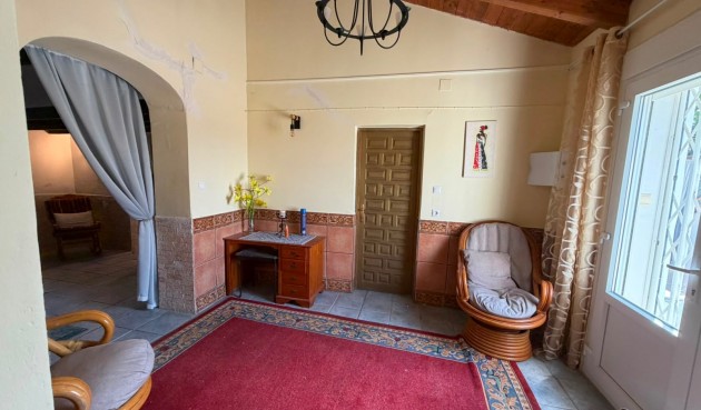Återförsäljning - Villa -
Orihuela - Inland