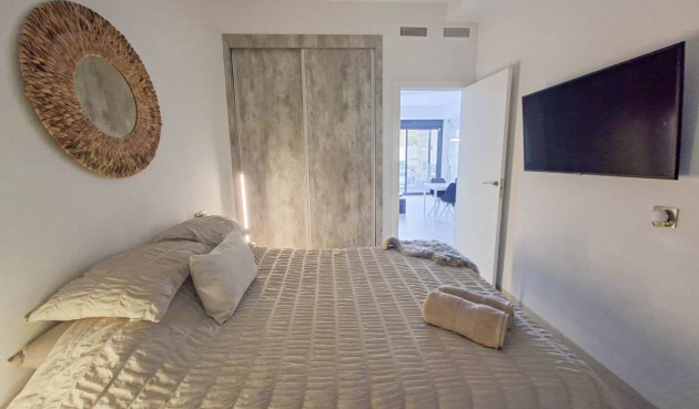 Återförsäljning - Villa -
Villamartin - Costa Blanca