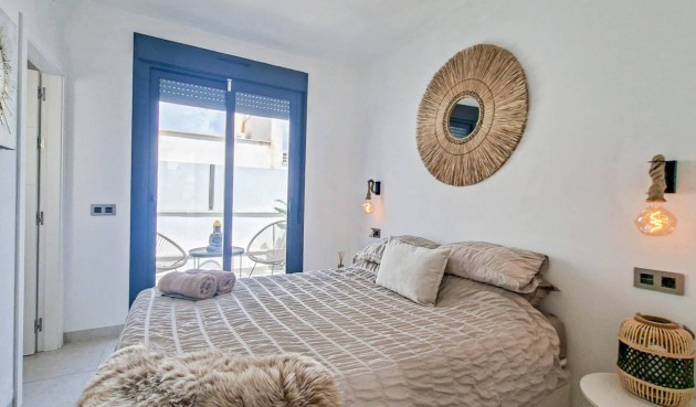Återförsäljning - Villa -
Villamartin - Costa Blanca