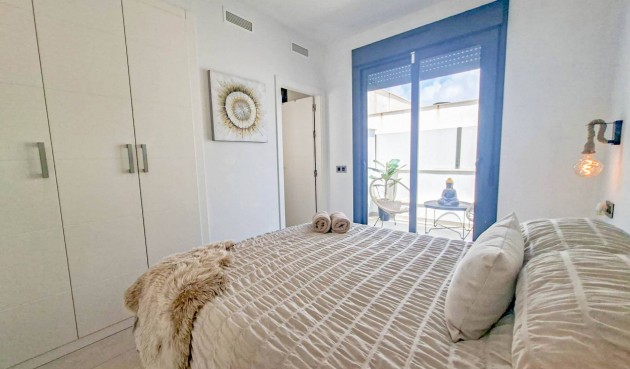 Återförsäljning - Villa -
Villamartin - Costa Blanca