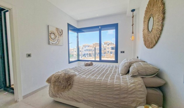Återförsäljning - Villa -
Villamartin - Costa Blanca