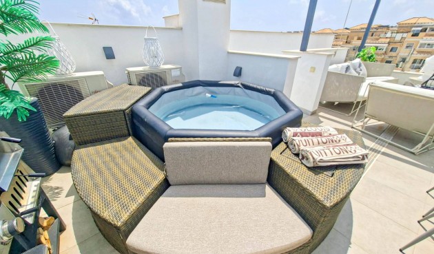 Återförsäljning - Villa -
Villamartin - Costa Blanca