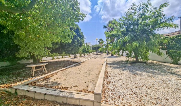 Återförsäljning - Villa -
Villamartin - Costa Blanca