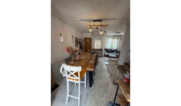 Återförsäljning - Bungalow -
Torrevieja - Zona Los Frutales
