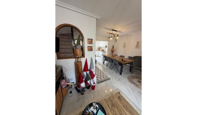 Återförsäljning - Bungalow -
Torrevieja - Zona Los Frutales