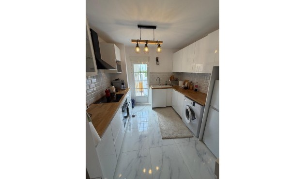 Återförsäljning - Bungalow -
Torrevieja - Zona Los Frutales