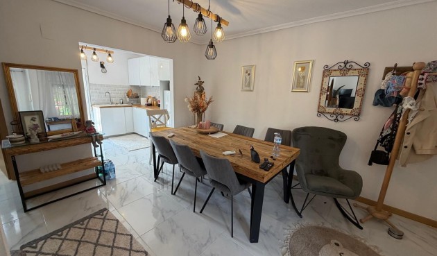 Återförsäljning - Bungalow -
Torrevieja - Zona Los Frutales