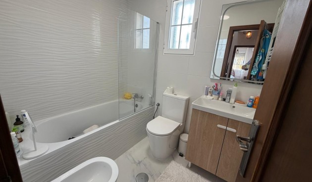 Återförsäljning - Bungalow -
Torrevieja - Zona Los Frutales