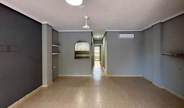 Brukt - Bungalow -
Daya Nueva - Costa Blanca